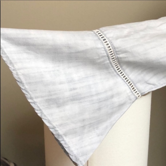 Cloth&. Stone chambray bell sleeve popover top - Picture 4 of 6